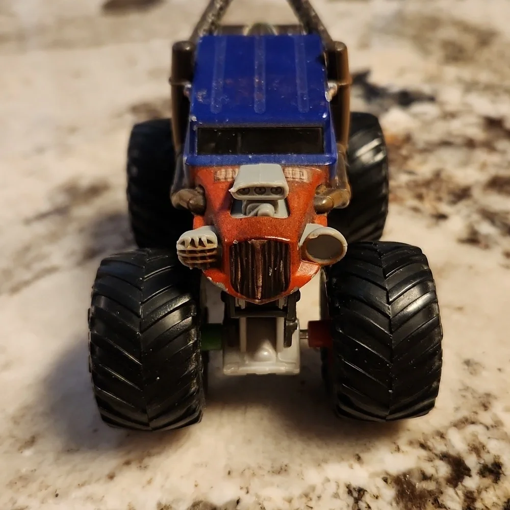 Hot Wheels Monster Jam salvager Monster Truck 1/64 4X4 truck